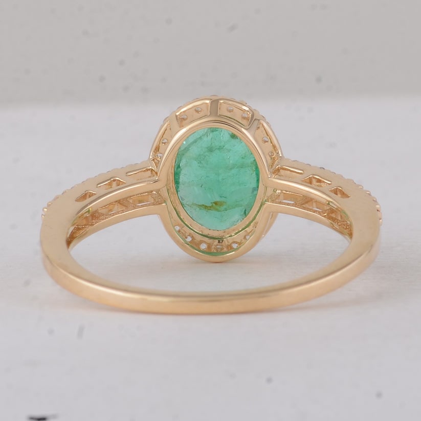 1.54 Ct Oval Emerald 9K Gold Ring - 3