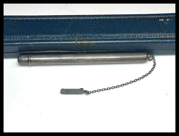 Vintage Sterling Silver Engraved Thermometer Case on Chain with Brooch - 3