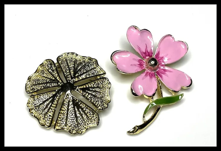 Two Vintage Gerry's Gold Tone Brooches - 2