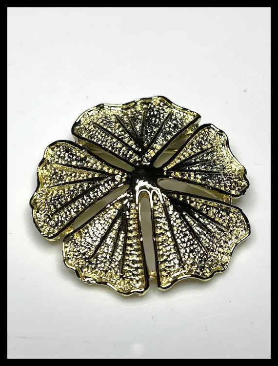 Two Vintage Gerry's Gold Tone Brooches - 6