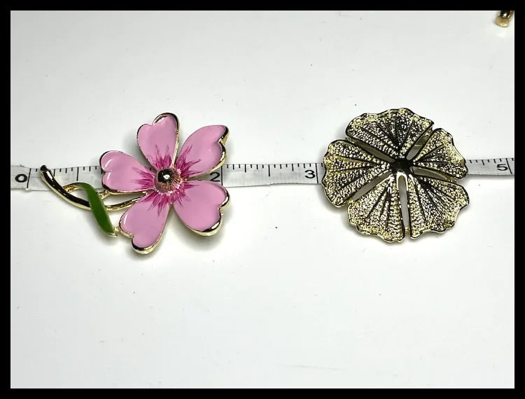 Two Vintage Gerry's Gold Tone Brooches - 9