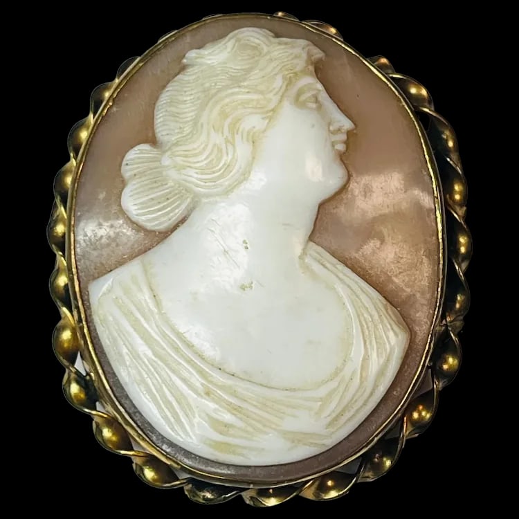 Large Vintage Shell Cameo Brooch/ Pin (1 of 11)