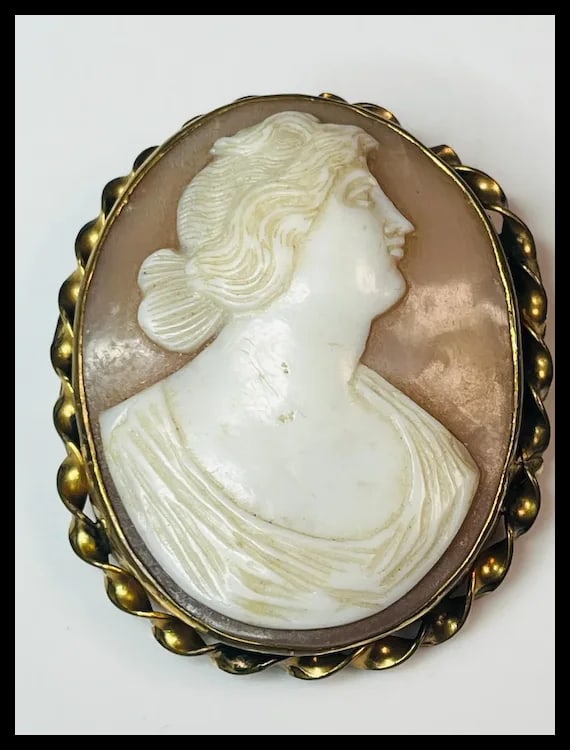 Large Vintage Shell Cameo Brooch/ Pin - 2