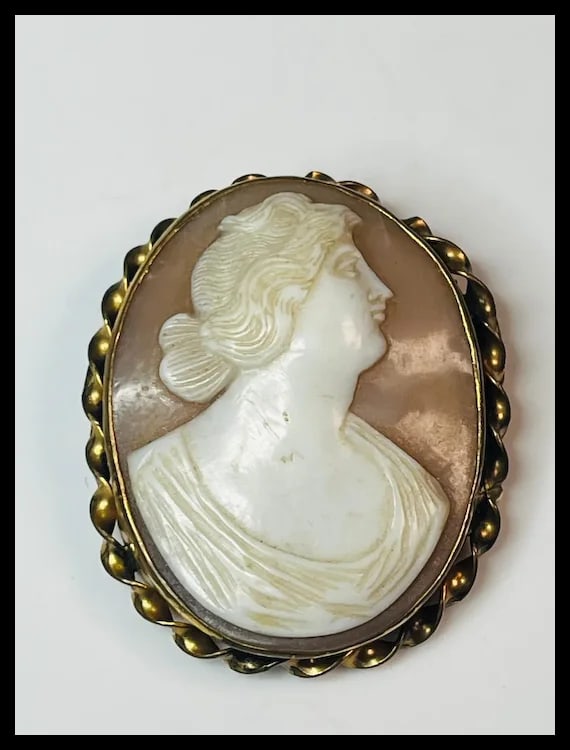 Large Vintage Shell Cameo Brooch/ Pin - 3