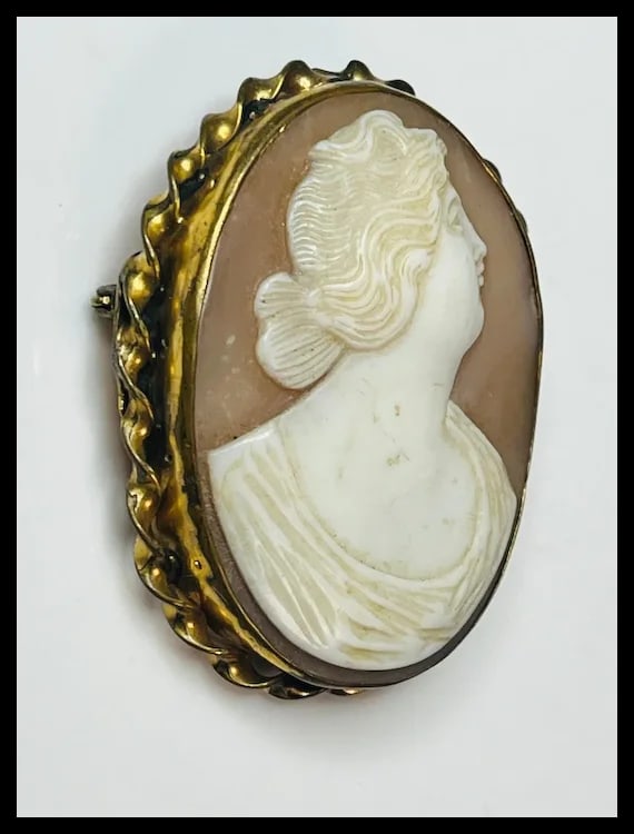 Large Vintage Shell Cameo Brooch/ Pin - 5