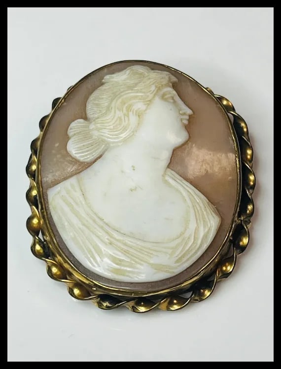 Large Vintage Shell Cameo Brooch/ Pin - 6