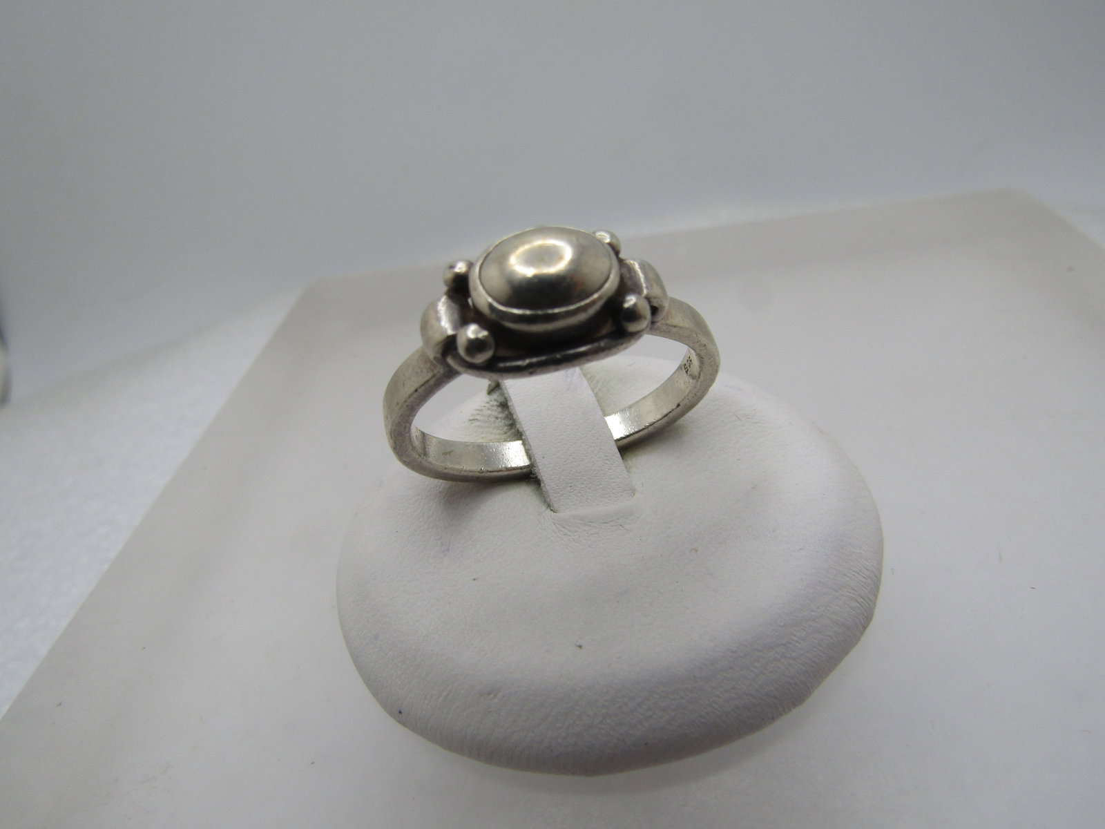 Vintage Sterling Domed Ring, Unisex, Sz. 8, 1980's-1990's, Boho: Vintage Sterling Domed Ring, Unisex, Sz. 8, 1980's-1990's. It is marked .925 and tests as sterling with a weight of appx. 5.05 gr. It has an oval base over the finger with a raised domed oval