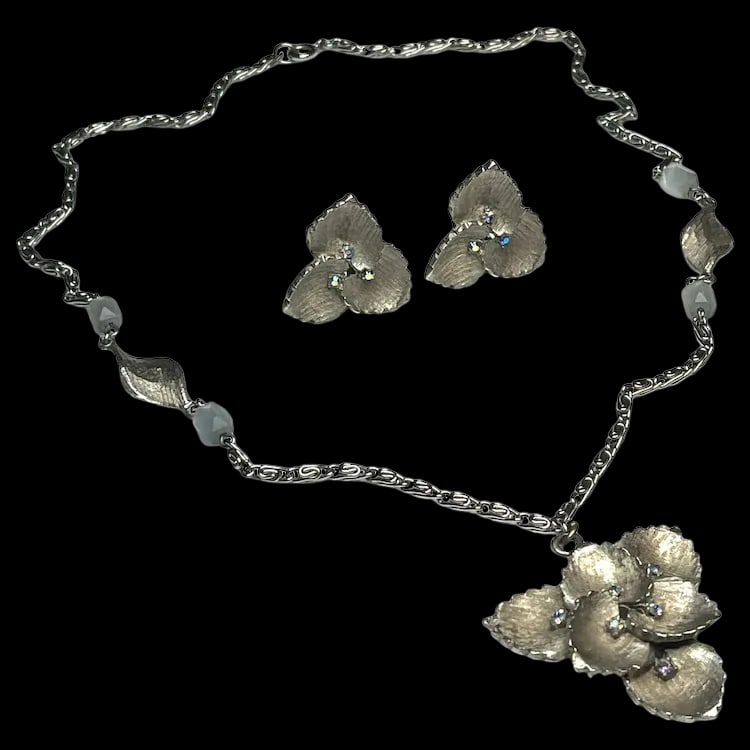 Vintage Ornate Chain Flower Necklace and Earring Set (1 of 7)