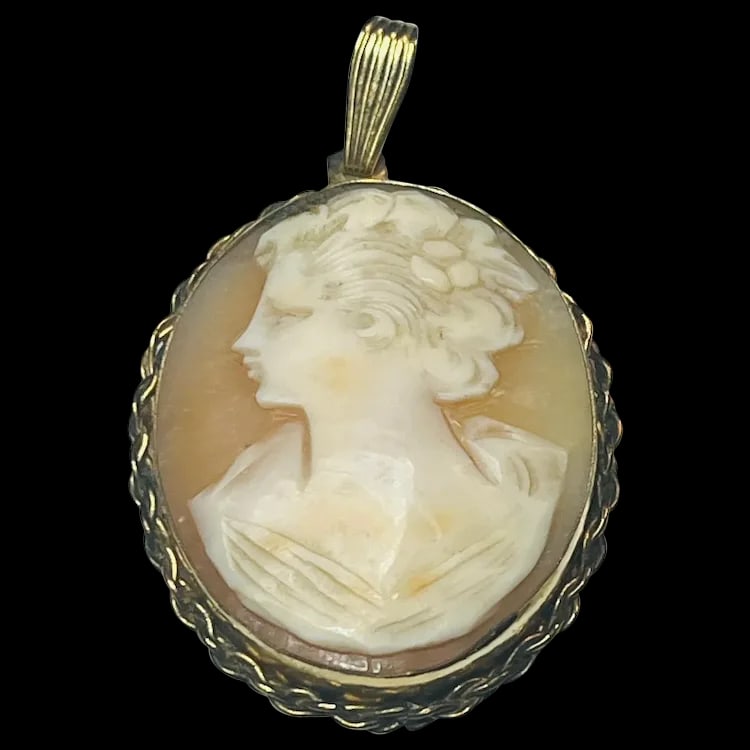 Vintage Left- Facing Winard 12k GF Shell Cameo Pendant (1 of 10)
