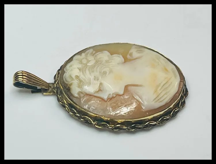 Vintage Left- Facing Winard 12k GF Shell Cameo Pendant - 3