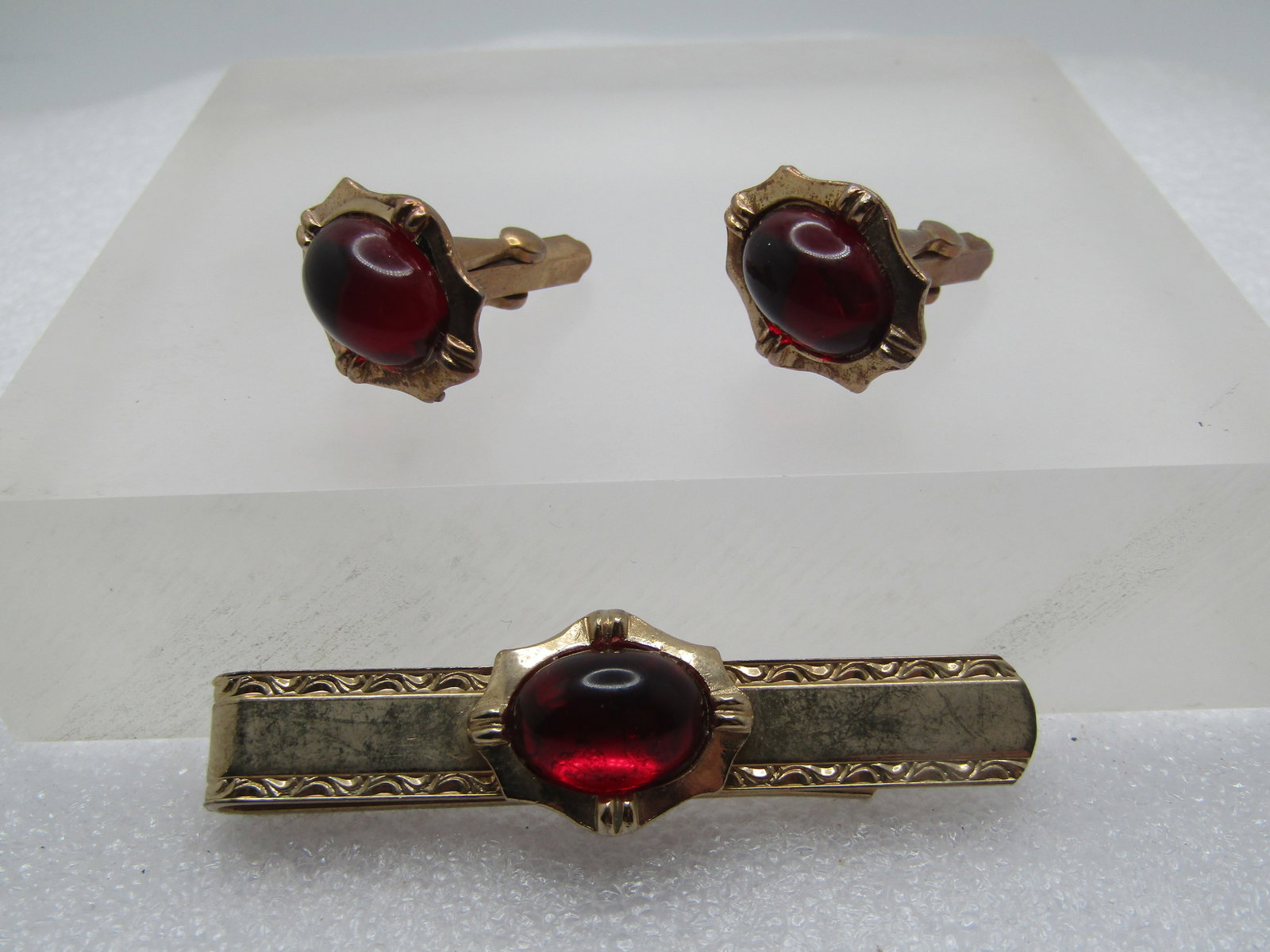Vintage Red Glass Tie Bar & Cufflinks Set, 1940's (1 of 5)