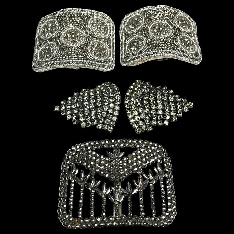 Vintage Lot of Beaded, Rhinestone, and Metal Clips (1 of 7)