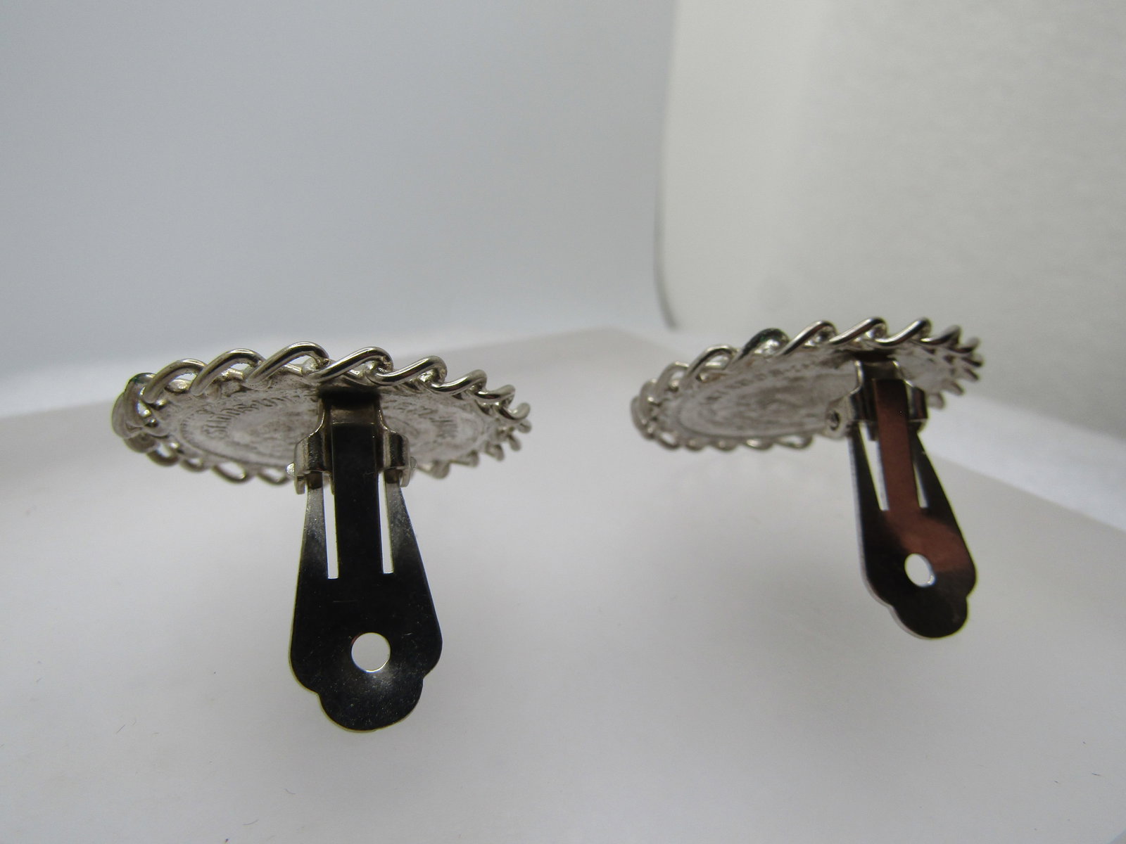 Vintage Mexican Cinco Centavos Coin Earrings, Clip, 1954 Coin Year - 4