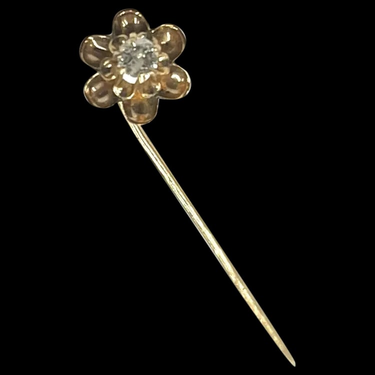 Vintage 14k Gold Diamond Flower Stickpin: Title: Vintage 14k Gold Diamond Flower Stickpin Description: Vintage 14k Gold Diamond Flower Stickpin Did not see a Hallmark, Tested as 14k Gold Weighs 1 grams Measures Approx. 2.25 x .25 inches