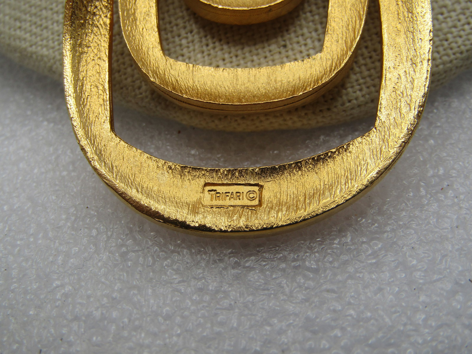 Vintage Crown Trifari Looped Pendant Necklace, 28", 1960's-1970's - 4