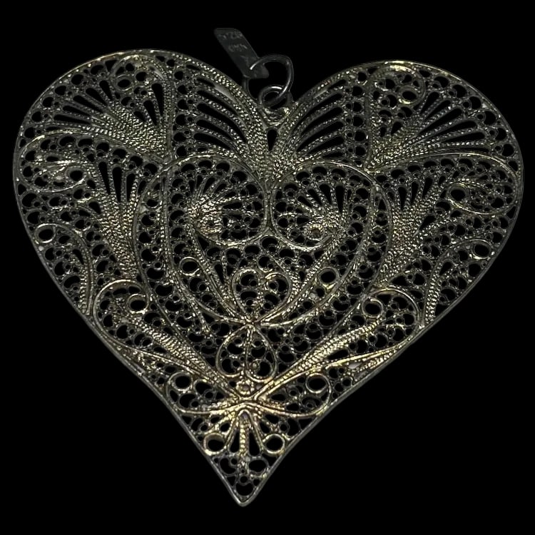 Vintage Large Sterling Silver Filigree Heart Pendant (1 of 6)