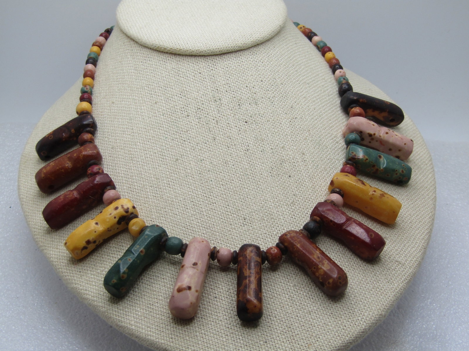 Vintage Faux Agate Tribal Necklace, 21.5", 1980's-1990's - 2