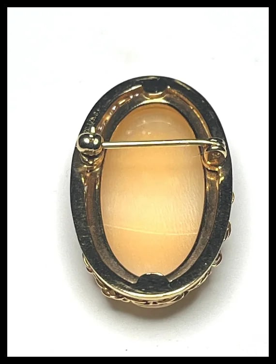 Vintage Oval Shell 12k GP Cameo Brooch/Pin - 8