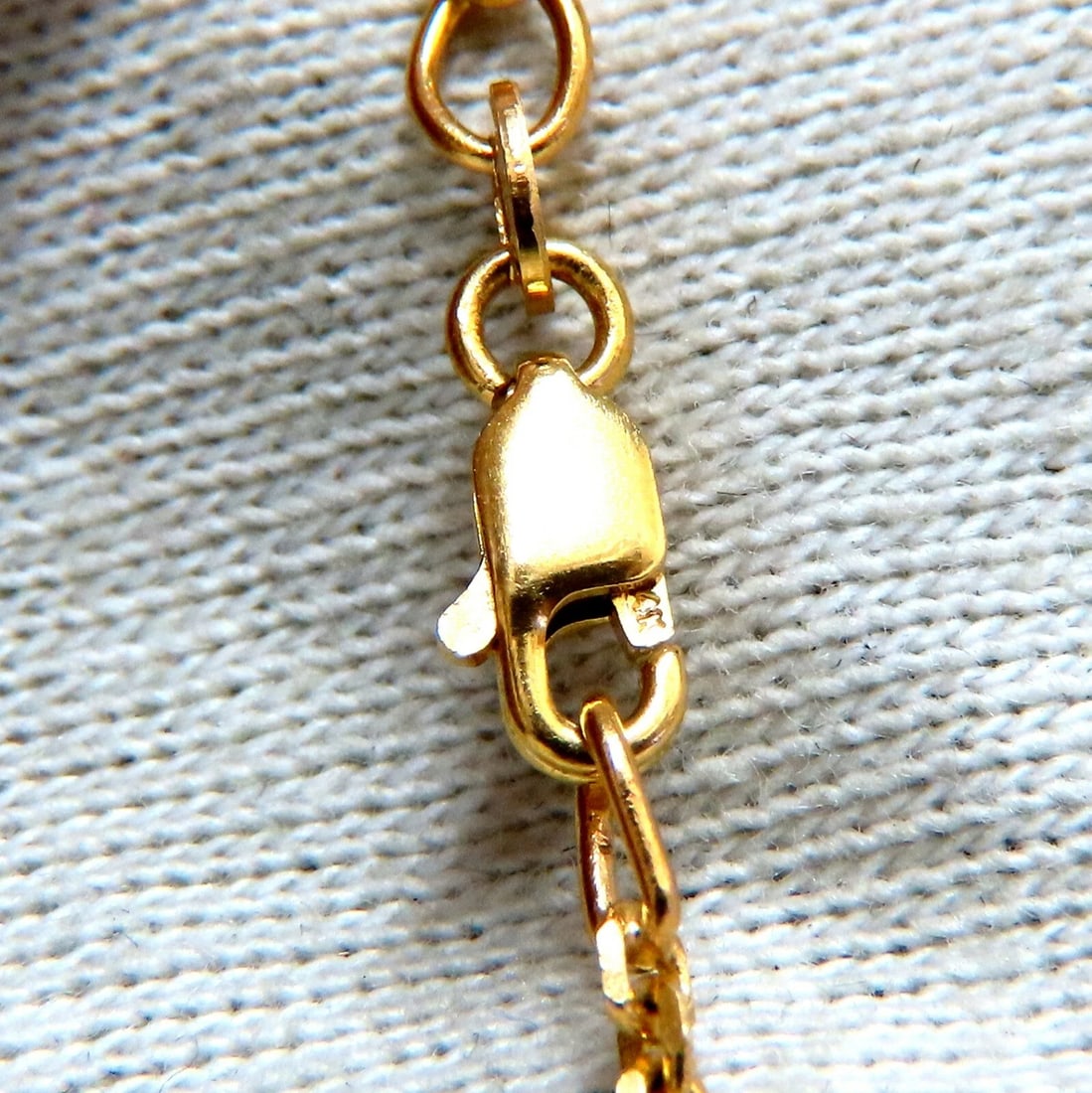 .91ct Natural Oval Ruby & Diamonds Necklace 14 Karat ** - 3