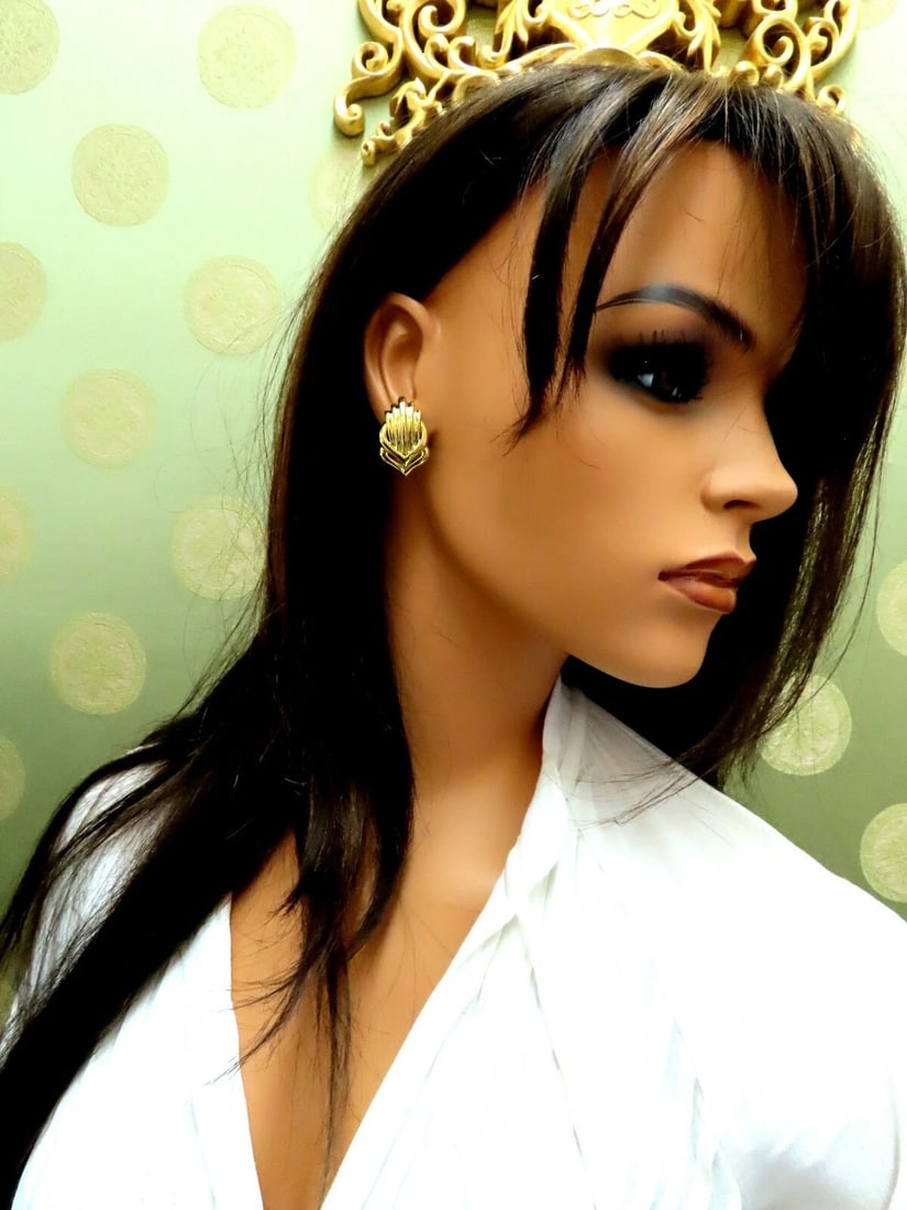 Retro Emblem Shell Statement Clip Gold Earrings 18 Karat Omega** - 3