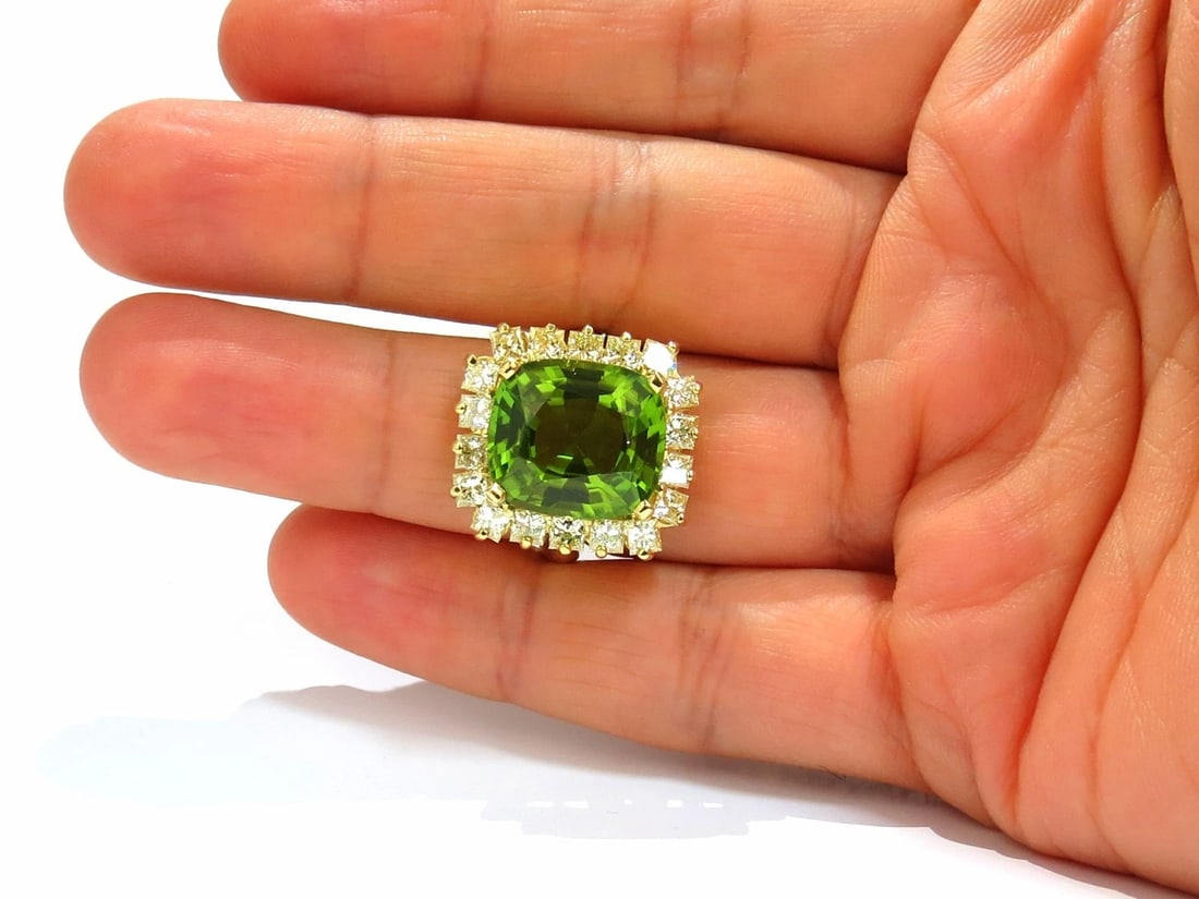 GIA Certified 15.25ct natural vivid green peridot diamonds ring 18kt cluster** - 7