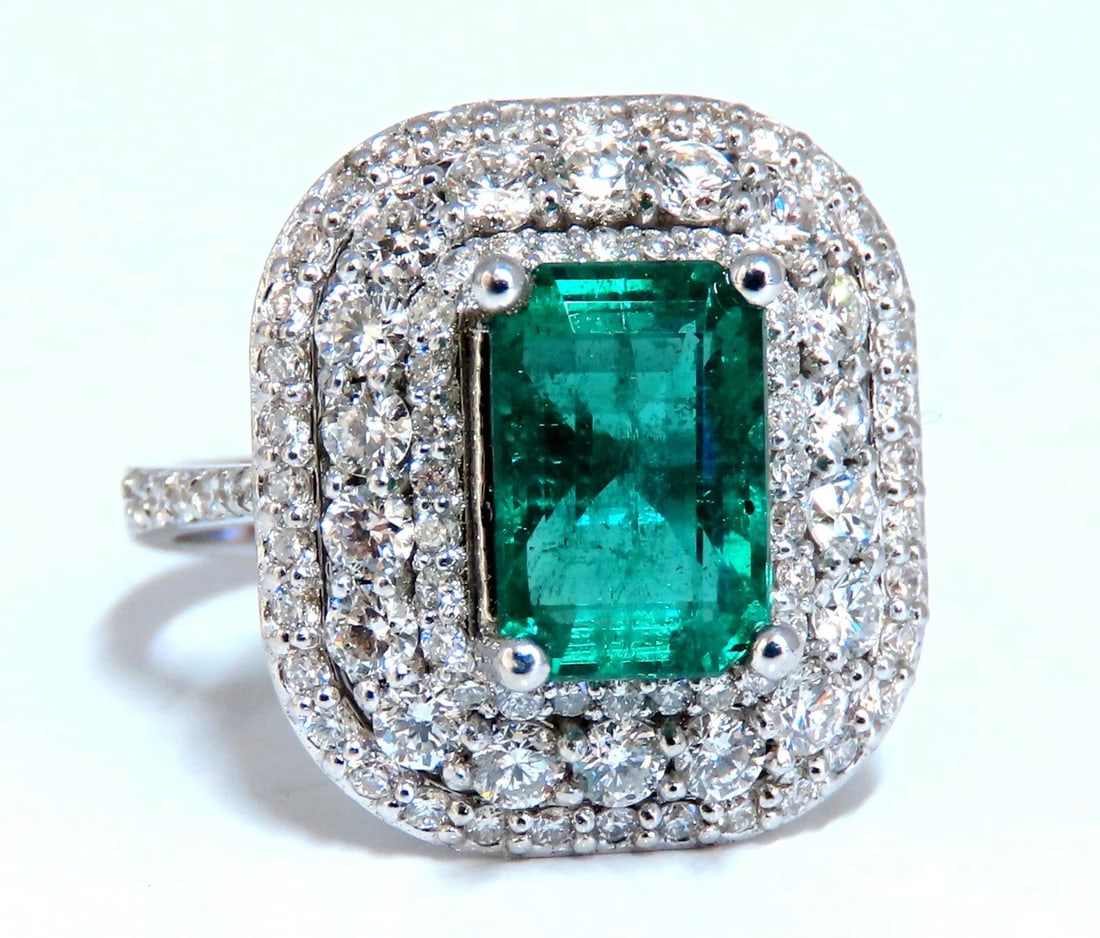 2.70ct Natural Emerald 2.10ct Diamonds Cluster Halo Ring 14kt Fine Select**: Title: 2.70ct Natural Emerald 2.10ct Diamonds Cluster Halo Ring 14kt Fine Select** Description: MAGNIFICENT JEWELS Halo Cocktail Green 2.70ct. Natural Emerald Ring Transparent / clean clarity Vivid Gr