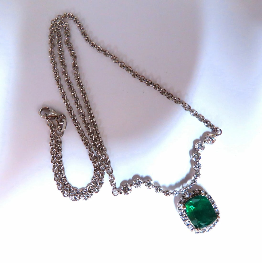4.04ct Natural Emerald Diamonds Necklace 14kt Dangle **: Title: 4.04ct Natural Emerald Diamonds Necklace 14kt Dangle ** Description: MAGNIFICENT JEWELS 4.04ct. Natural emerald & 1.50ct diamonds necklace. Vivid green, excellent luster clean clarity and trans