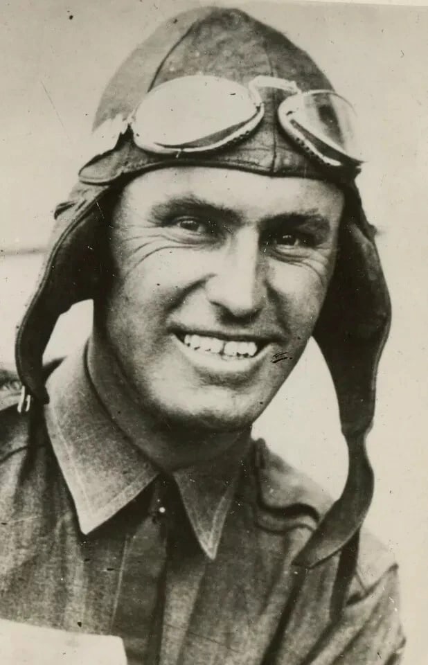 Vintage Photography Original Photograph Aviator Portrait 1930': Title: Vintage Photography Original Photograph Aviator Portrait 1930'Description: Vintage Silver Gelatin photograph 18 x 13 cm / 7.08 x 5.11 inches folds Reserve: $40.00 Shipping:Domestic: