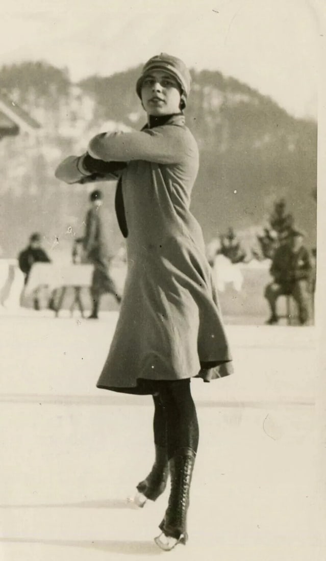 Vintage Photography Original Young Woman at the Ice Skating Rink 1920': Title: Vintage Photography Original Young Woman at the Ice Skating Rink 1920'Description: Vintage Silver Gelatin photograph 13 x 18 cm / 15.11 x 7.08 inches folds Reserve: $40.00 