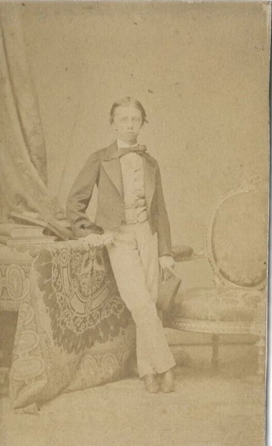 Antique CDV Photographs Robert Ier, Duc of Parme and Plaisance: Title: Antique CDV Photographs Robert Ier, Duc of Parme and PlaisanceDescription: Albumen mounted on cdv 10.5 x 6.5 cm Reserve: $220.00 Shipping:Domestic: Flat-rate of $25.00 to anywhere within