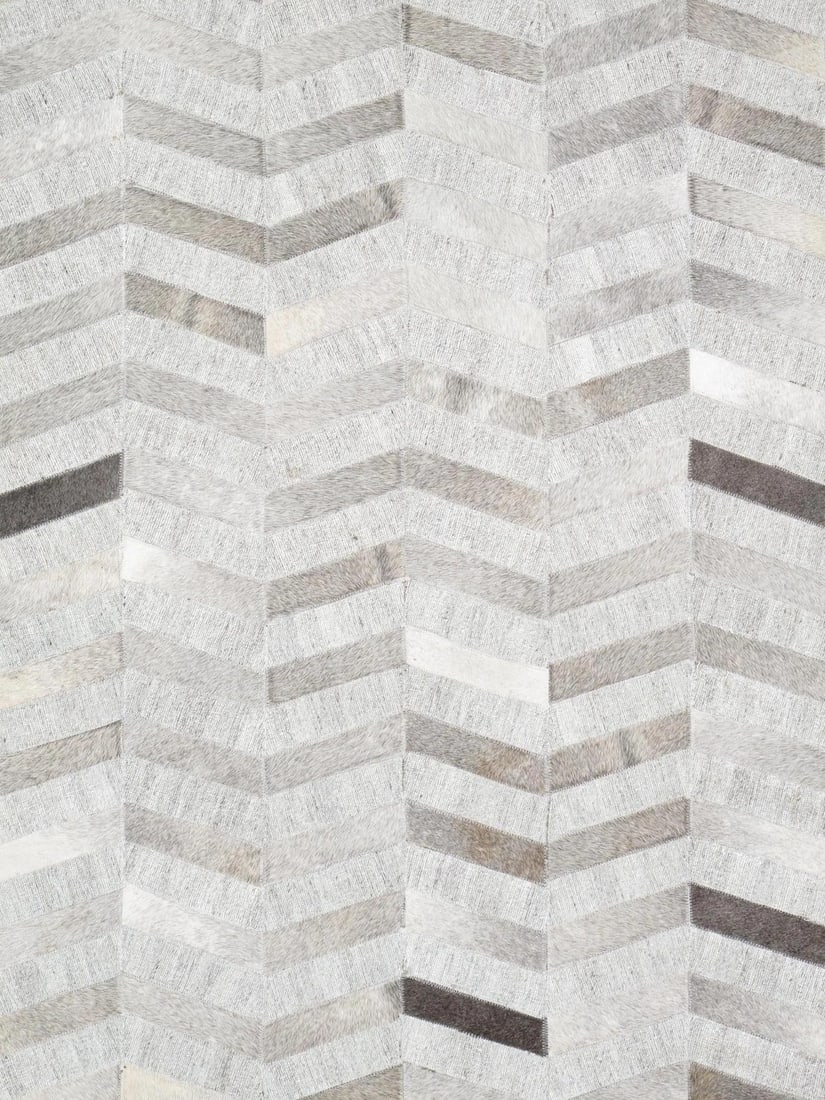 Galaxy Cowhide & Sari Silk Silver Area Rug, 4' 0'' X 6' 0'' - 2