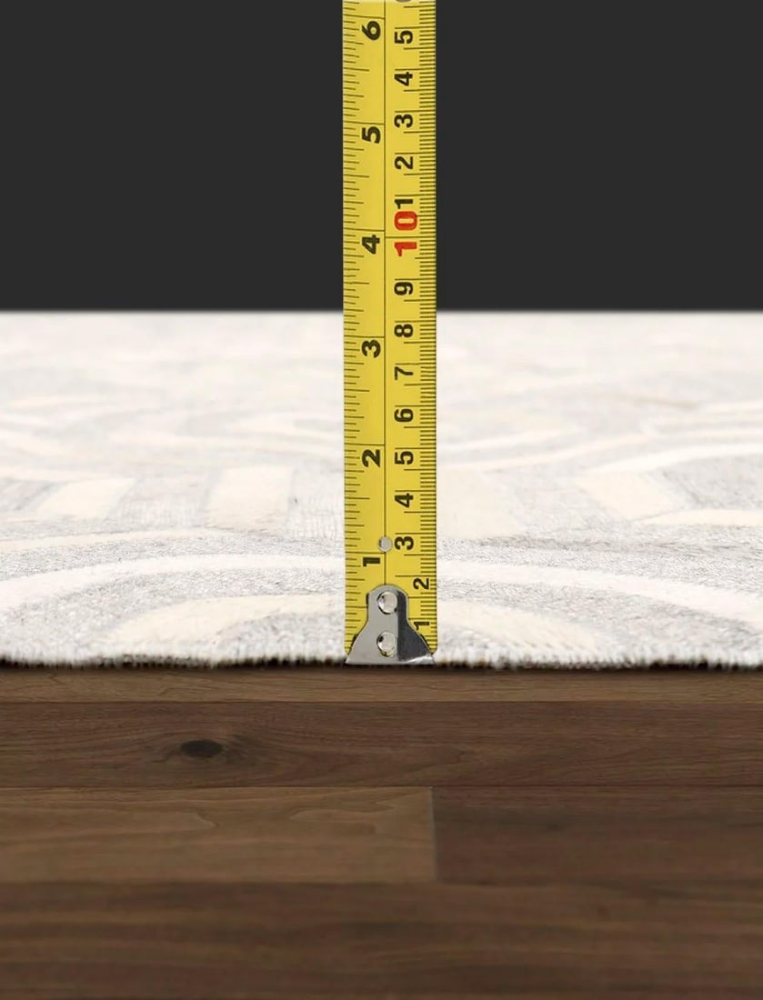 Galaxy Cowhide & Sari Silk Silver Area Rug, 4' 0'' X 6' 0'' - 5