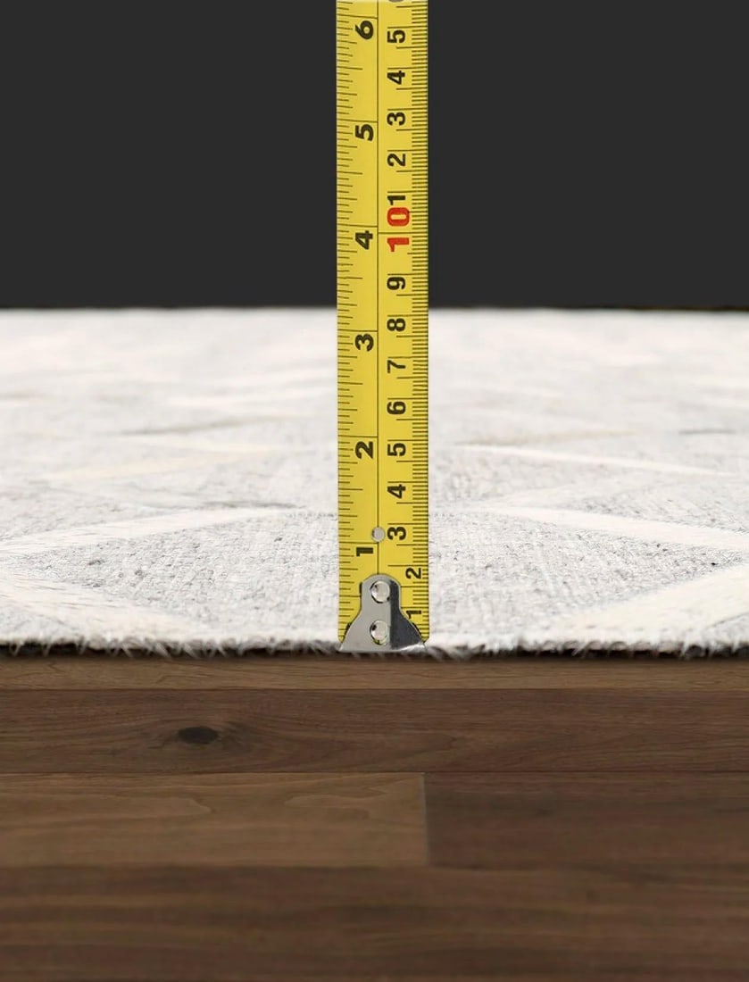 Galaxy Cowhide & Sari Silk Silver Area Rug, 5' 0'' X 8' 0'' - 5