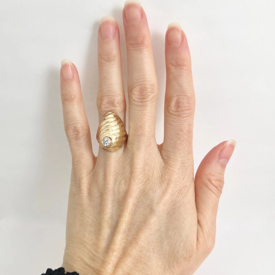 Vintage Finger Fit Diamond Bezel Shell Statement Ring 14K Yellow Gold, 7.23 Gram - 3