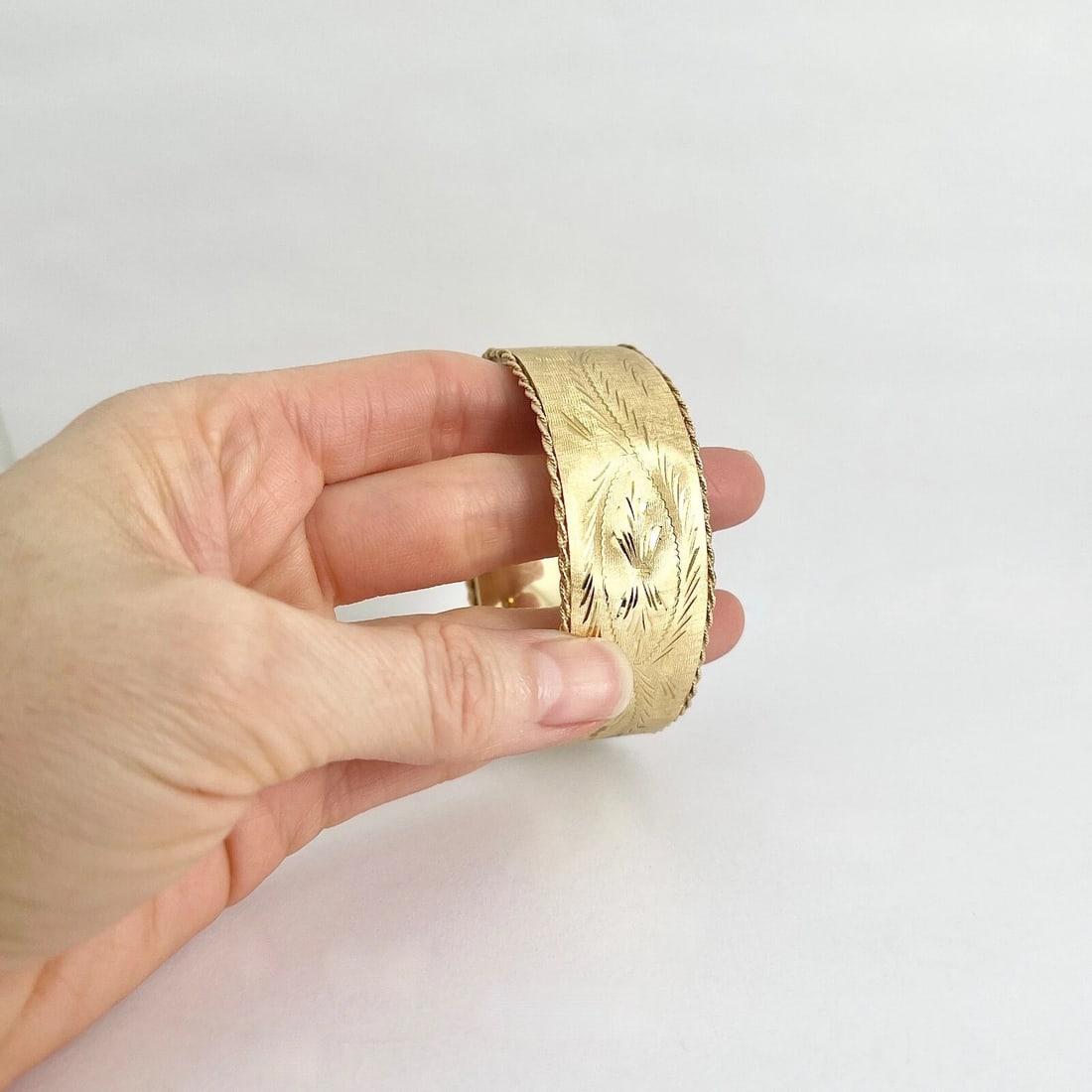 Vintage 1950's Wide Etched Rope Edge Bangle Bracelet 14K Yellow Gold, 34.66 Gram - 7