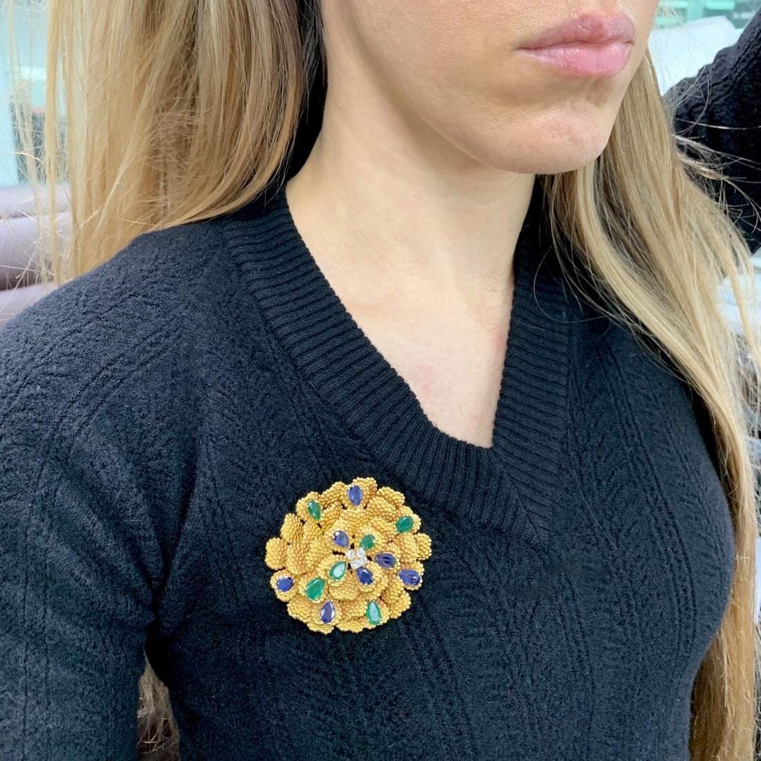 Vintage 1950's Sapphire Emerald Diamond Flower Brooch 18K Yellow Gold, 48.50 Gr - 4