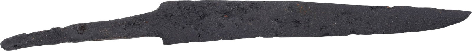 FINE ROMAN SIDE KNIFE, 2ND-4TH CENTURY AD.: Slightly under 6 1/4" total length. The straight wedge section single-edged blade of the relatively thin section as it was made for slashing and thrusting. Not thick as would be a utility or work