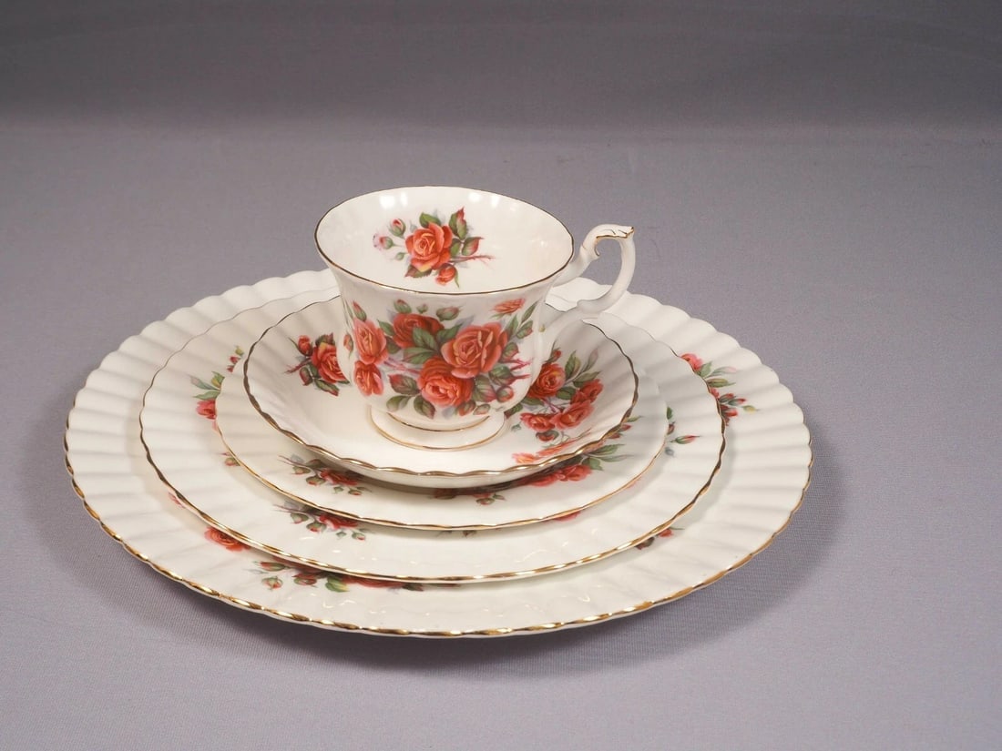 Royal Albert Centennial Rose PLACE SETTING Dinner Salad Bread Plate Cup England (1 of 7)