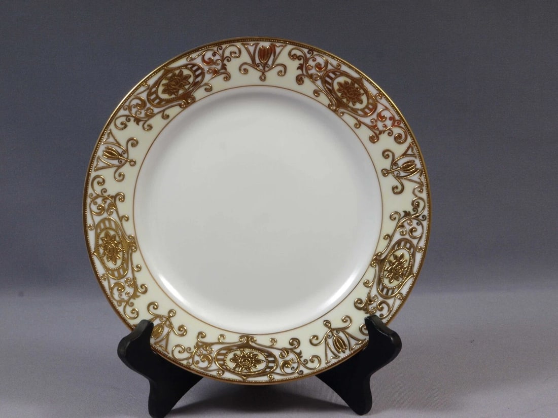 NORITAKE 175 Christmas Ball Luncheon Plate ANTIQUE 1920 Hand painted Old Mark (1 of 4)