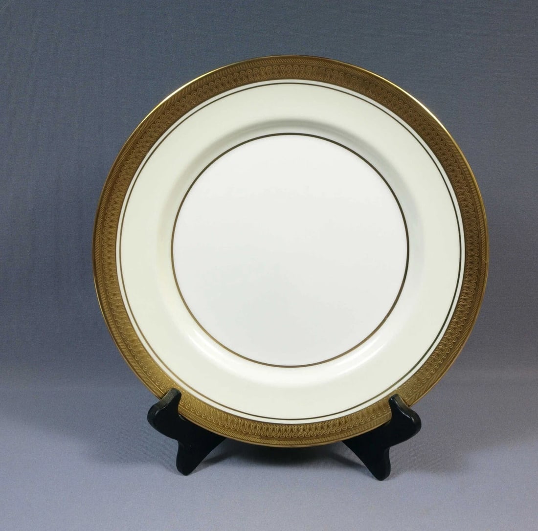 Aynsley SANDRINGHAM Gold Encrusted Dinner Plate Bone china 3830 England Smooth (1 of 4)