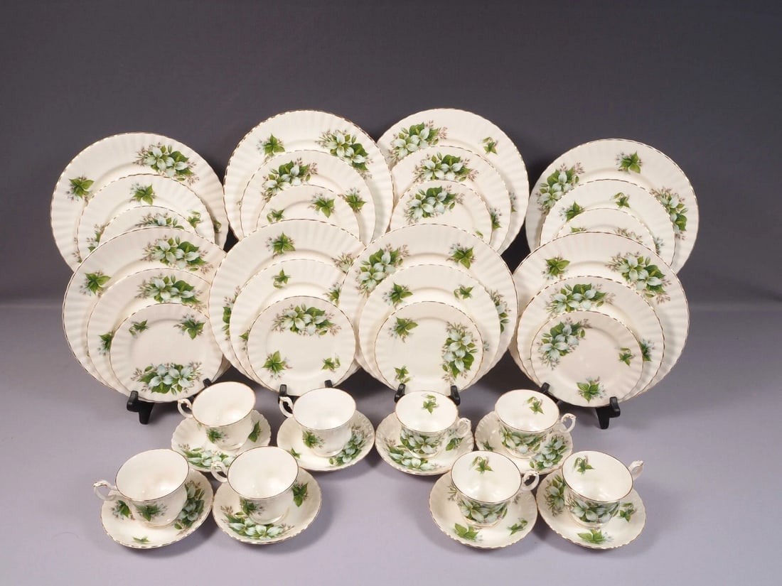 Royal Albert Trillium Bone China DINNER SET Salad Luncheon Bread Plate Cup Engla (1 of 8)