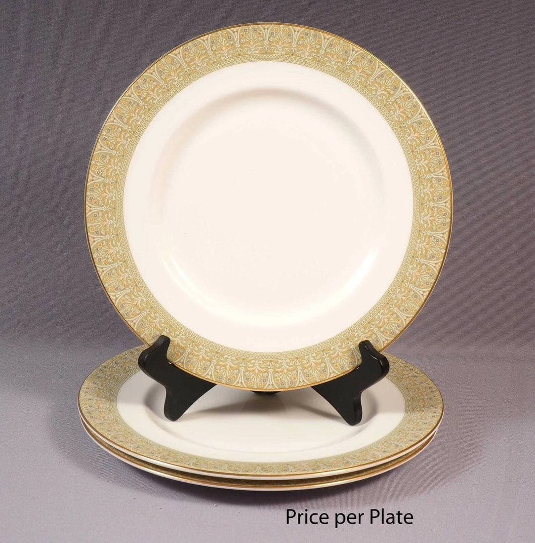 ROYAL DOULTON Sonnet Dinner Plate England H 5012 Green (1 of 4)