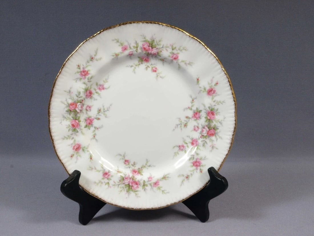 Paragon VICTORIANA ROSE Salad Luncheon Plate Pink Roses England Bone China (1 of 4)