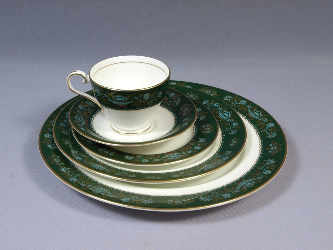 Aynsley Winchester Gold Green PLACE SETTING Dinner Salad Plate Cup England (1 of 9)