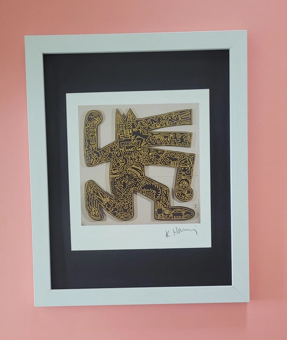 KEITH HARING + VINTAGE 1989 PRINT SIGNED MOUNTED AND FRAMED: Title: KEITH HARING + VINTAGE 1989 PRINT SIGNED MOUNTED AND FRAMEDDescription: This is a Beautiful and Scarce Vintage 1989 Print after Keith Haring FACSIMILE SIGNED IN INK Mounted in an 11x14in