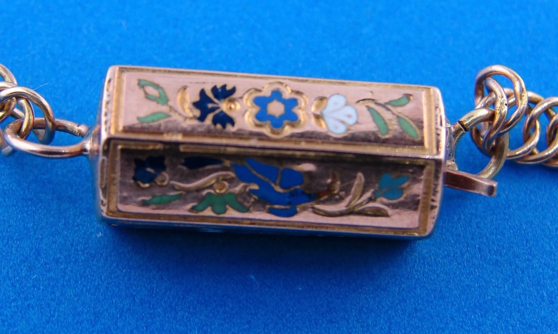 Victorian 18k Yellow Gold Enamel Rose Cut Diamond and Silver Flower Necklace - 4