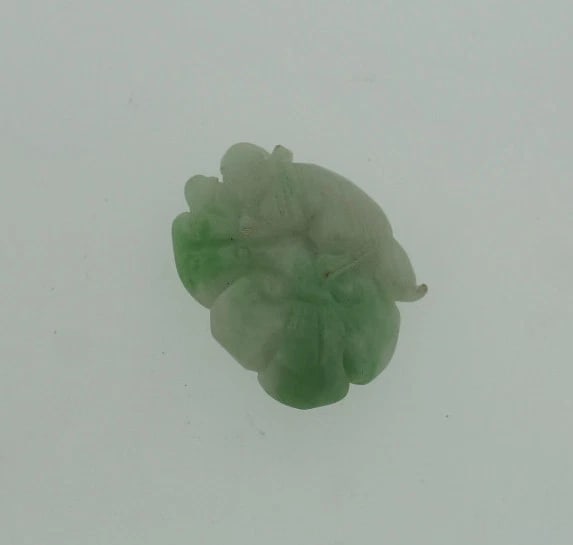 VINTAGE C.1950 CARVED JADE PENDANT PIECE - 2