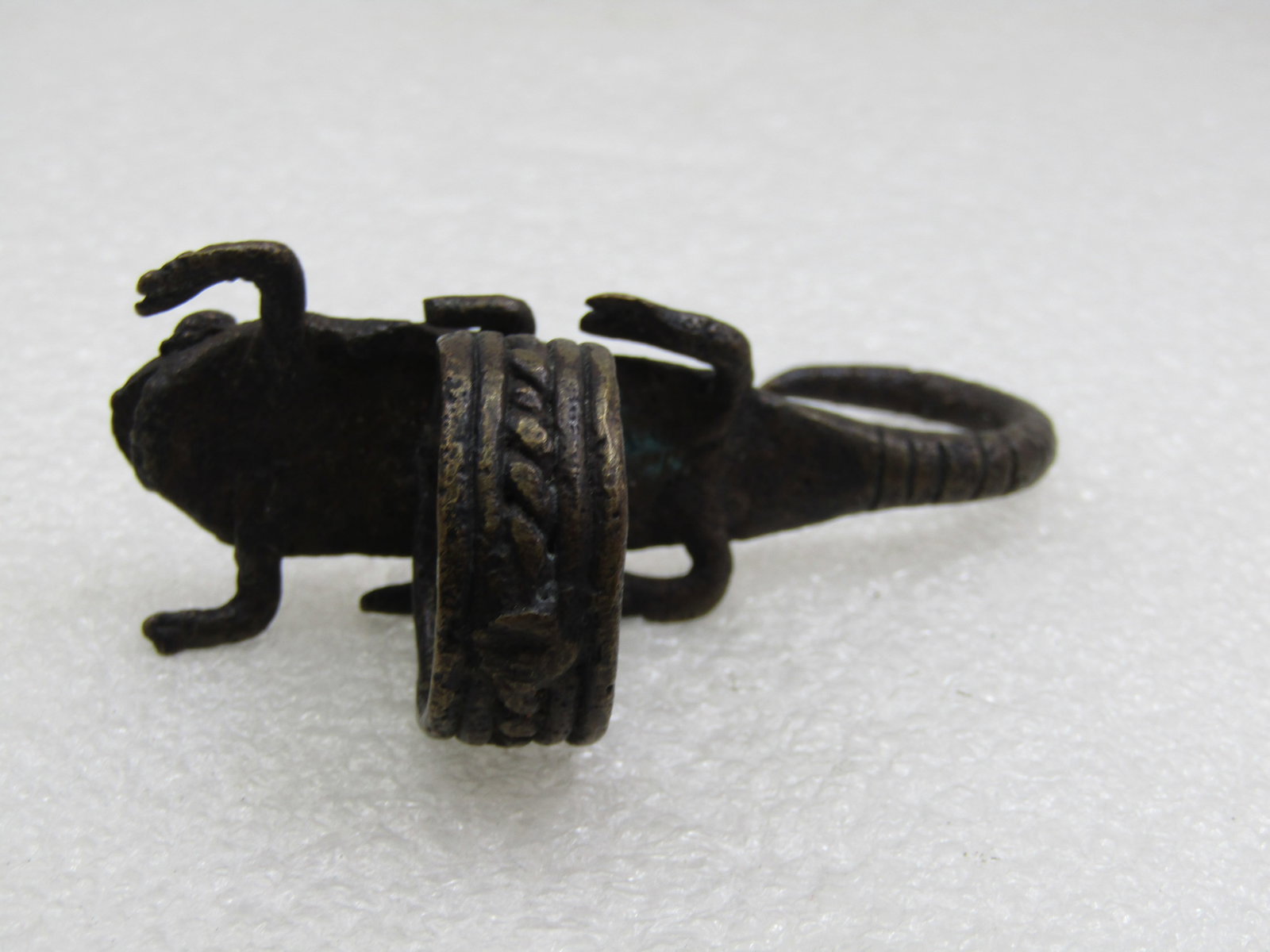 Antique African Tribal Bronze 6 Legged Lizard Ring, Sz. 7.75, Heavy - 3