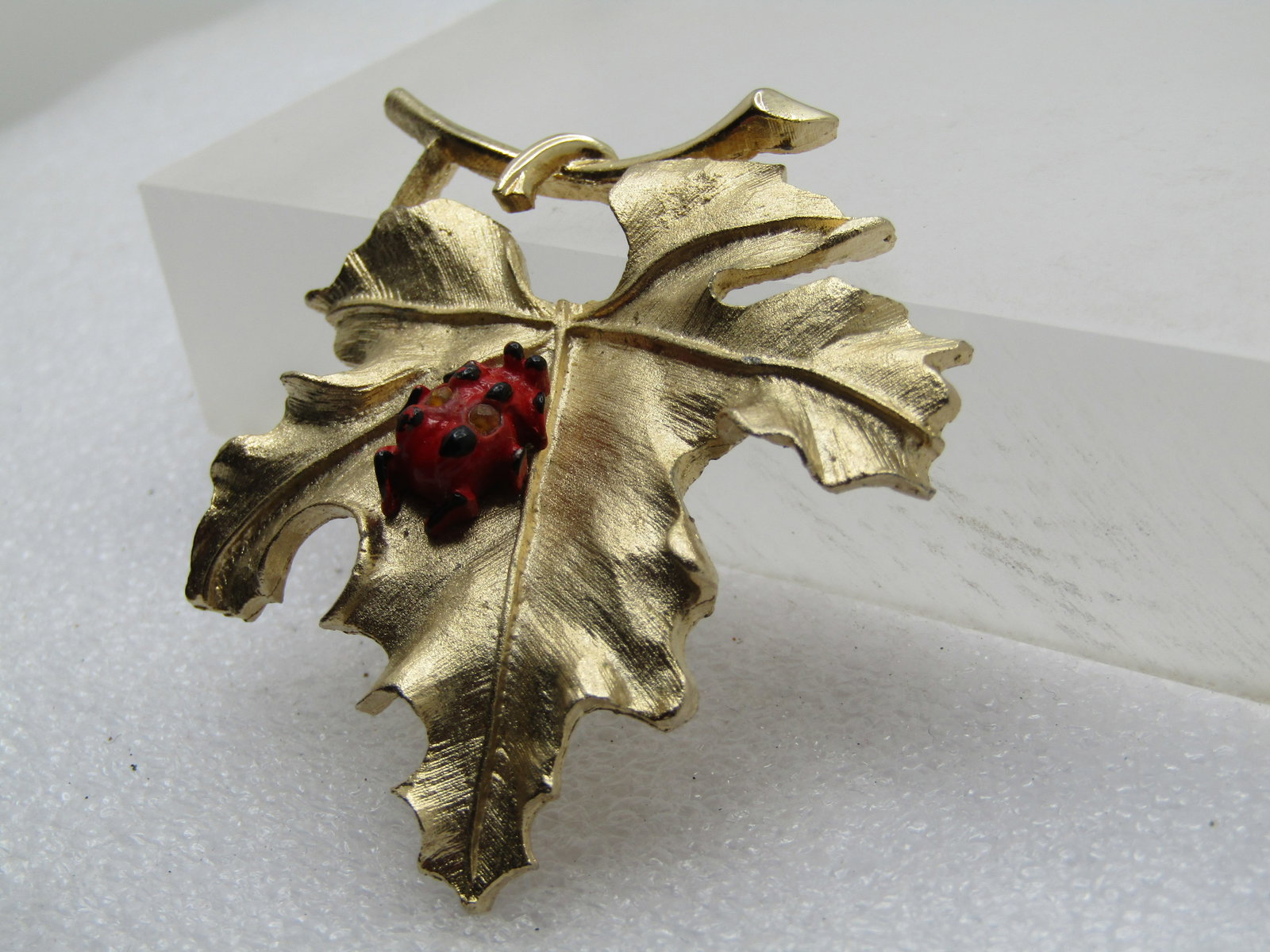 Vintage Lady Bug on Leaf Brooch, Sarah Coventry, 1960's-1970's - 2