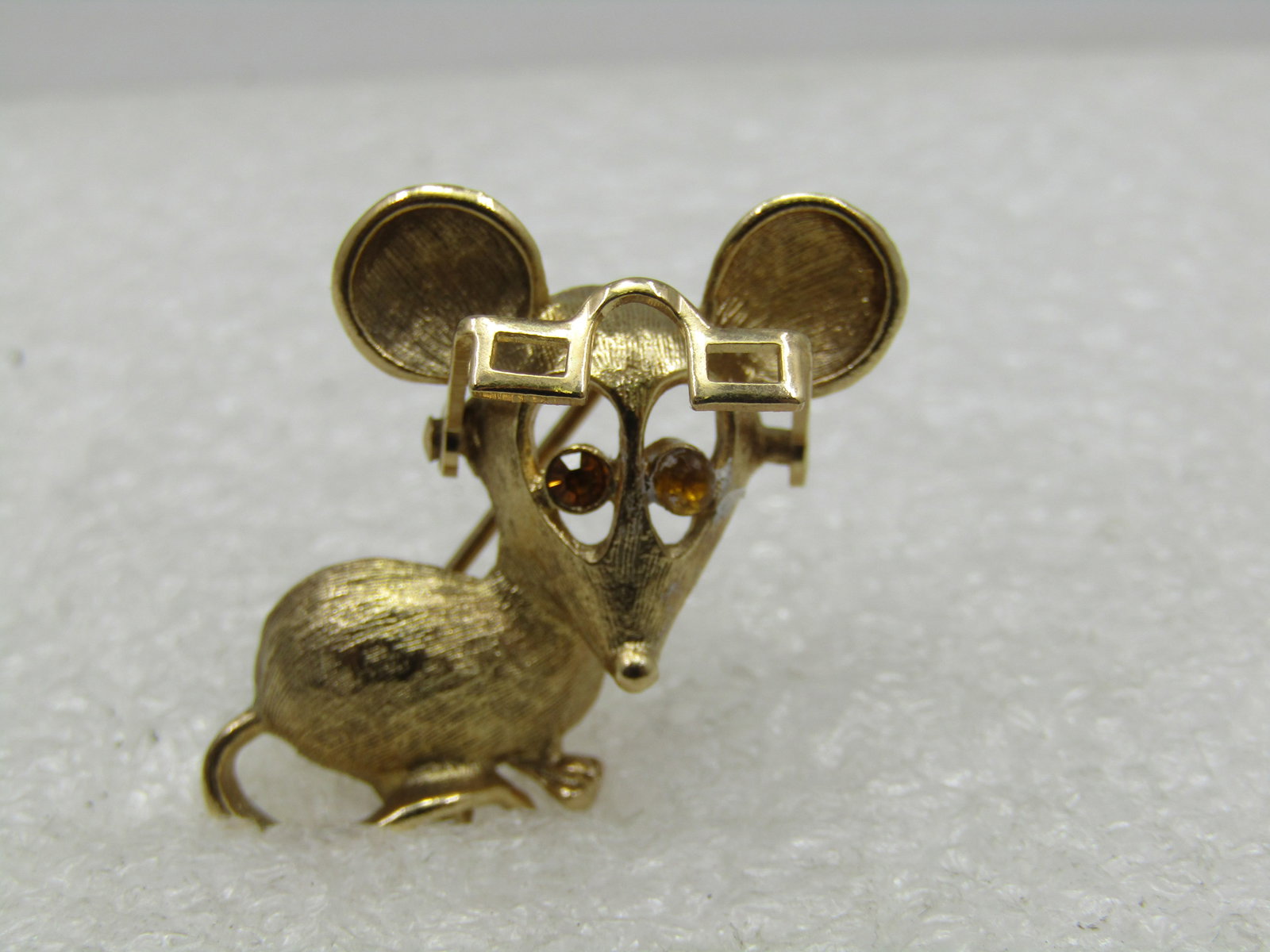 Vintage Mouse Wearing Movable Eyeglasses Brooch, Avon, 1960's-1970's - 2